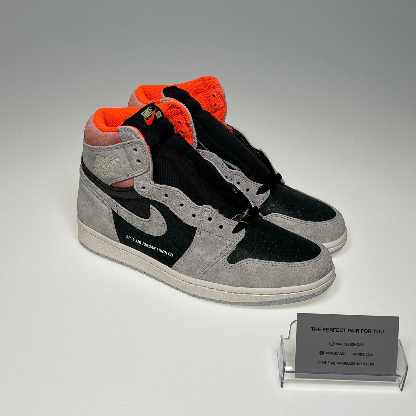 Nike Air Jordan 1 'Hyper Crimson'