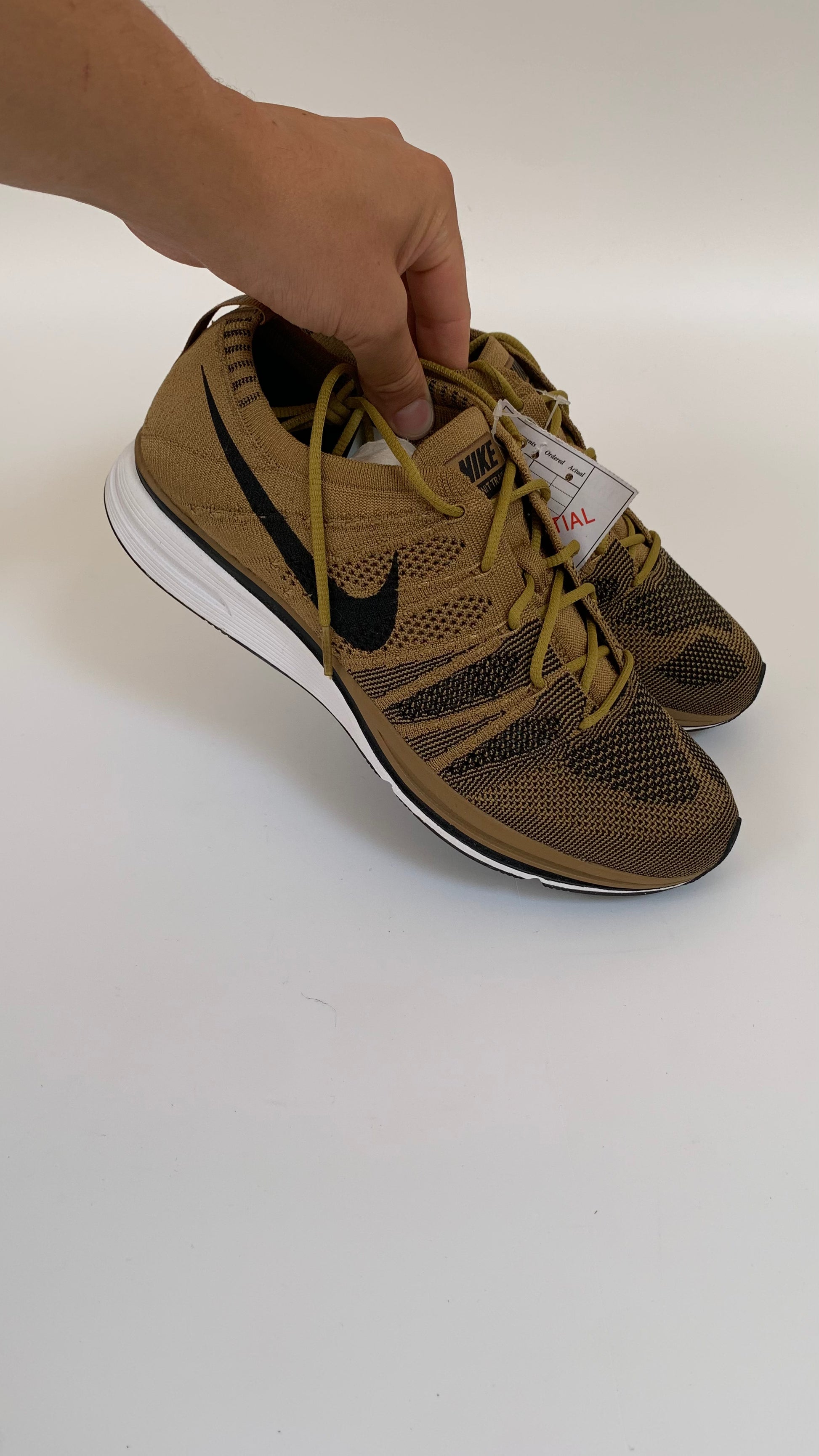 Golden beige 2025 flyknit trainer